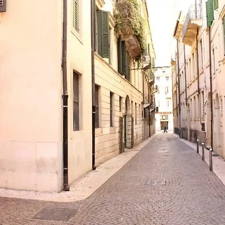 Fiore D'Arancio Luxury City Center Apartment Verona Exterior photo